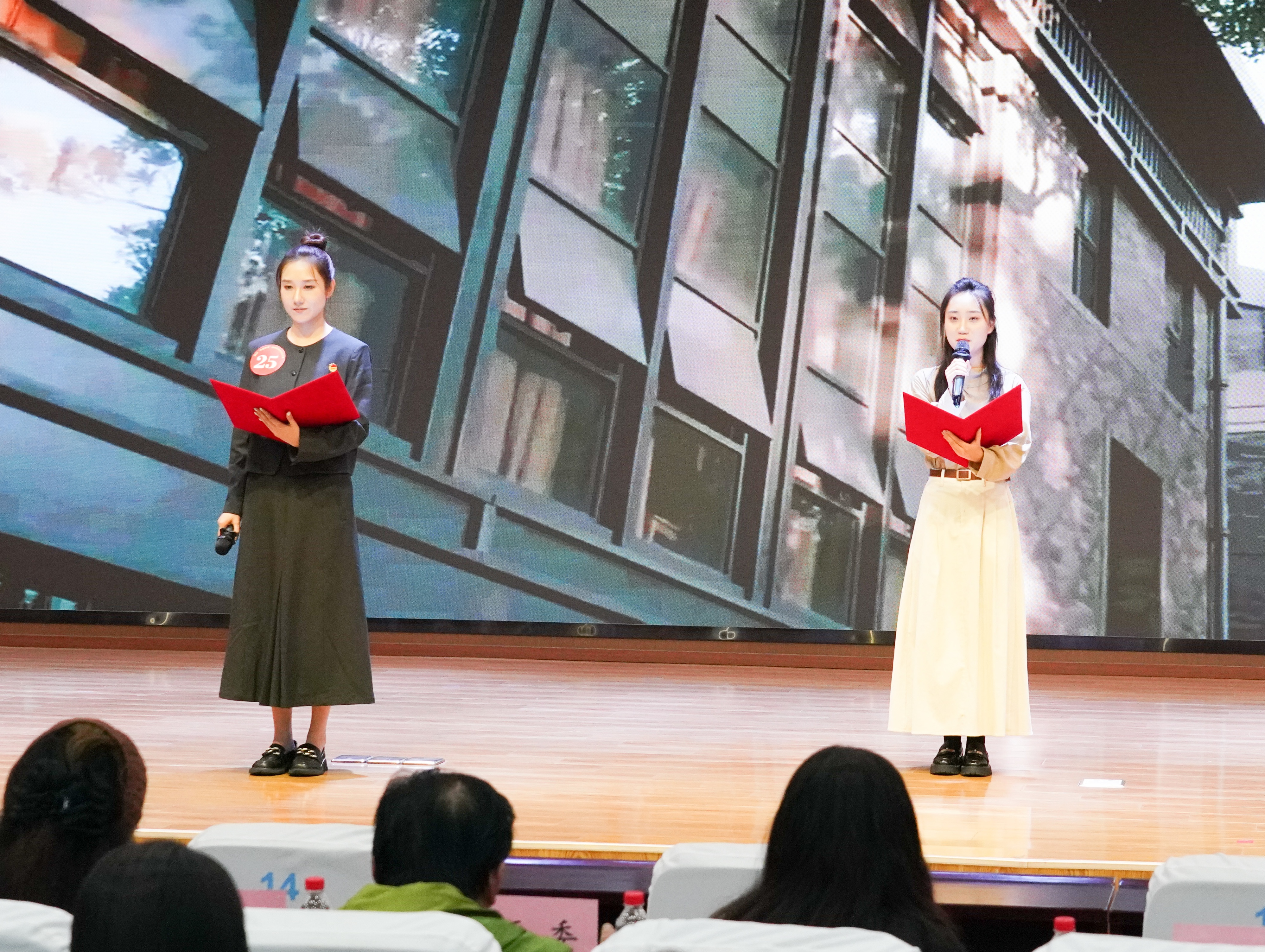 《我们的青春》