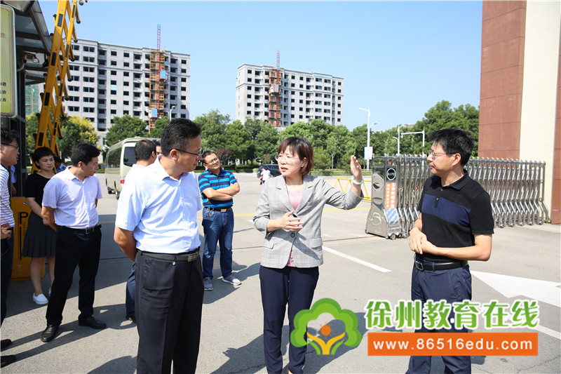 贾汪区政府耿薇副区长慰问师大附校教师