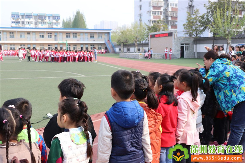 人之初华润幼儿园幼小衔接活动——参观小学_徐州新闻