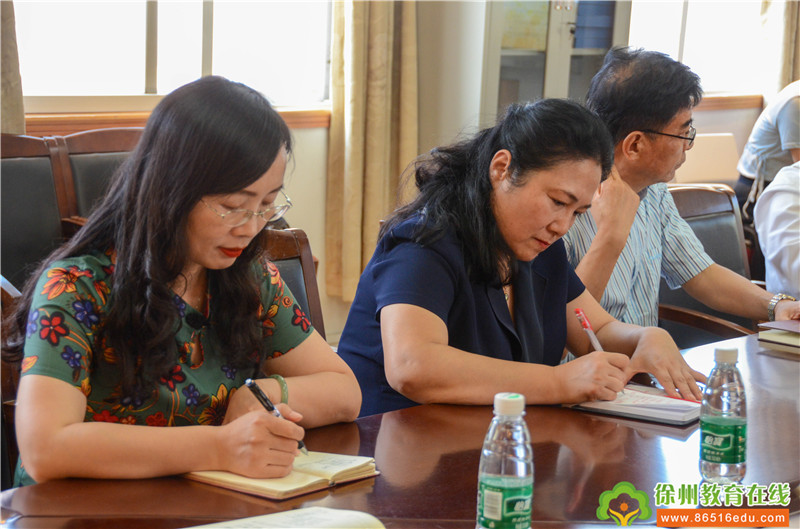 "新时代家校社共育与家长学校建设培训会"在徐州市侯集实验小学举行