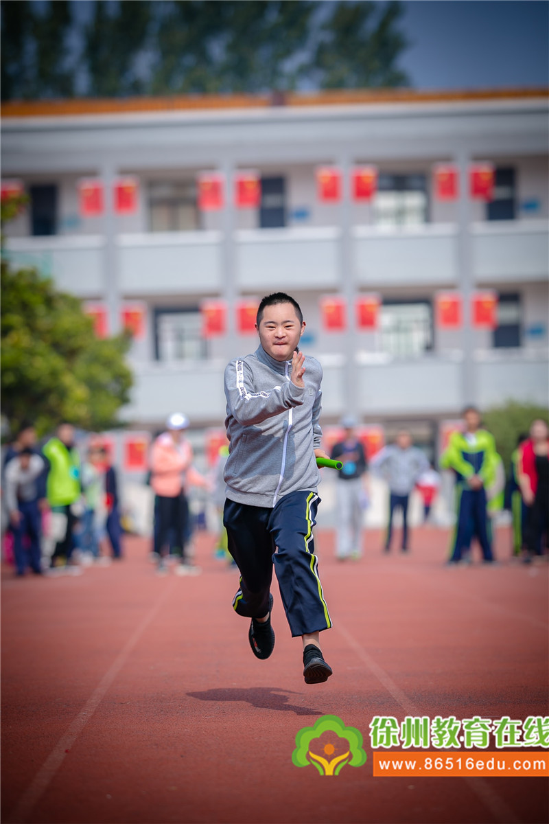 牌楼培智学校参加徐州市首届特殊教育学校师生趣味运动会