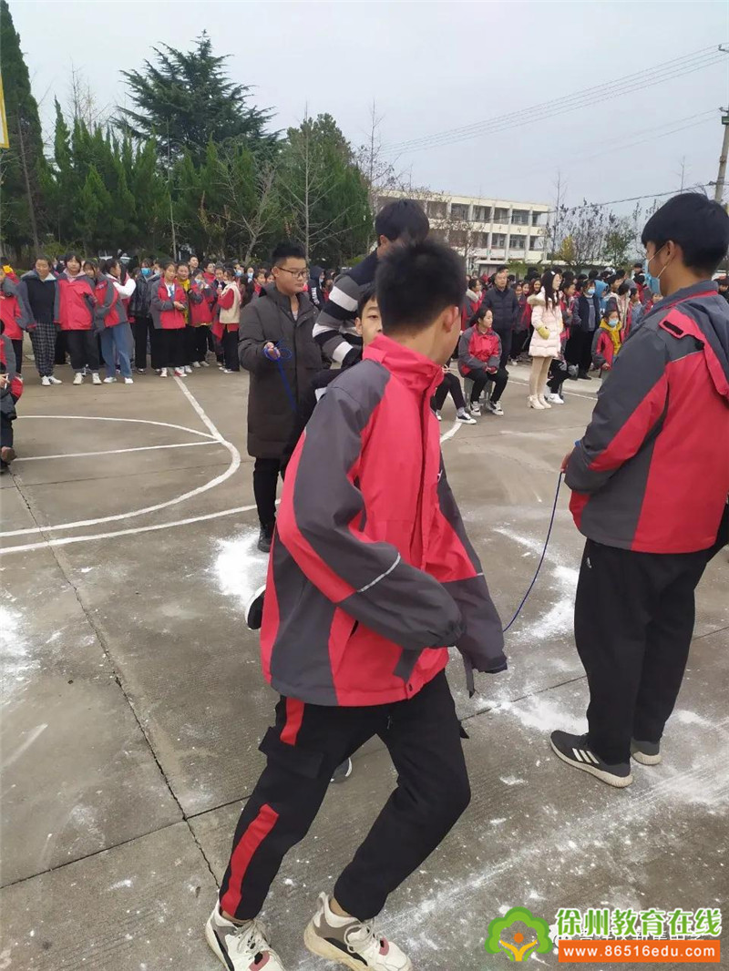 我参与 我成长 我健康 我快乐——新集中学举办冬季四项赛