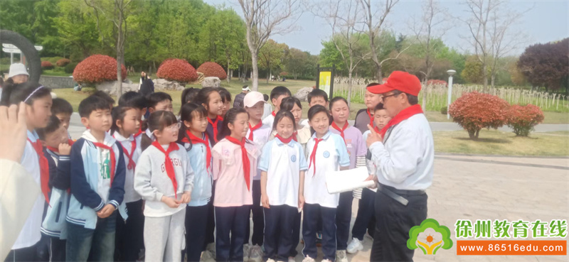 情系小海燕 关爱记者团——“五老”走进“小海燕”系列报道之二